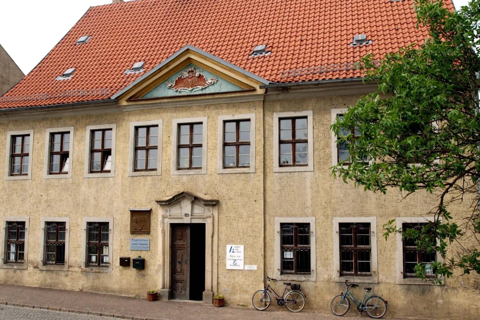 Ringelnatz-Haus in der Altstadt von Wurzen: hier schlugen zwei vermummte Täter eine schwangere Frau aus Eritrea zusammen.