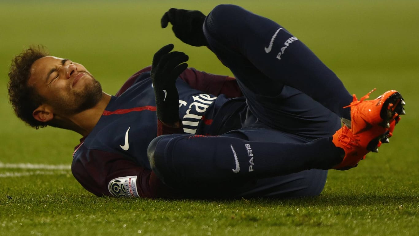 Der Schreckmoment: Neymar verletzte sich im Pokalspiel gegen Olympique Marseille.