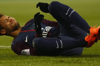 Der Schreckmoment: Neymar verletzte sich im Pokalspiel gegen Olympique Marseille.