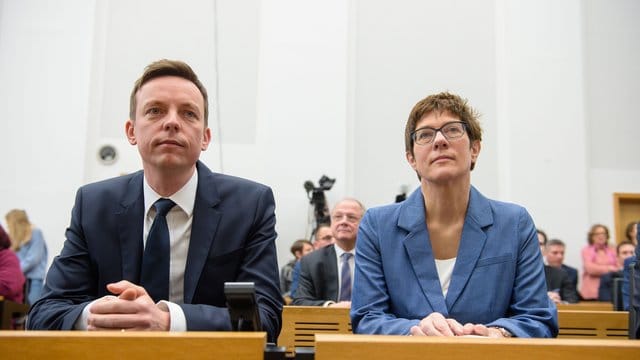Tobias Hans tritt die Nachfolge von Annegret Kramp-Karrenbauer an, die nach Berlin wechselt. Tobias Hans tritt die Nachfolge von Annegret Kramp-Karrenbauer an, die nach Berlin wechselt.