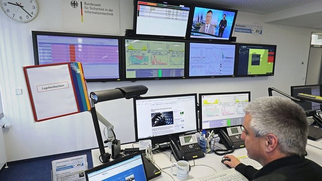 Auch hier wird der Abwehrkampf gegen Hacker geführt: Nationales IT-Lagezentrum in Bonn.