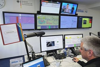 Auch hier wird der Abwehrkampf gegen Hacker geführt: Nationales IT-Lagezentrum in Bonn.