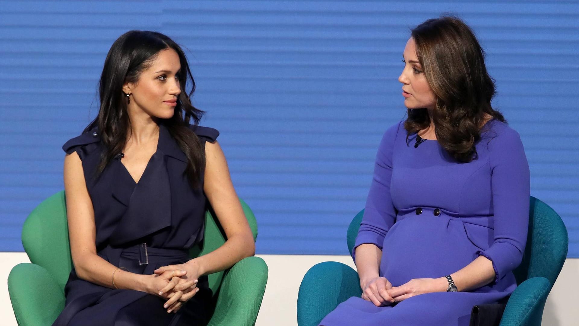 Meghan und Kate harmonieren in Blautönen.