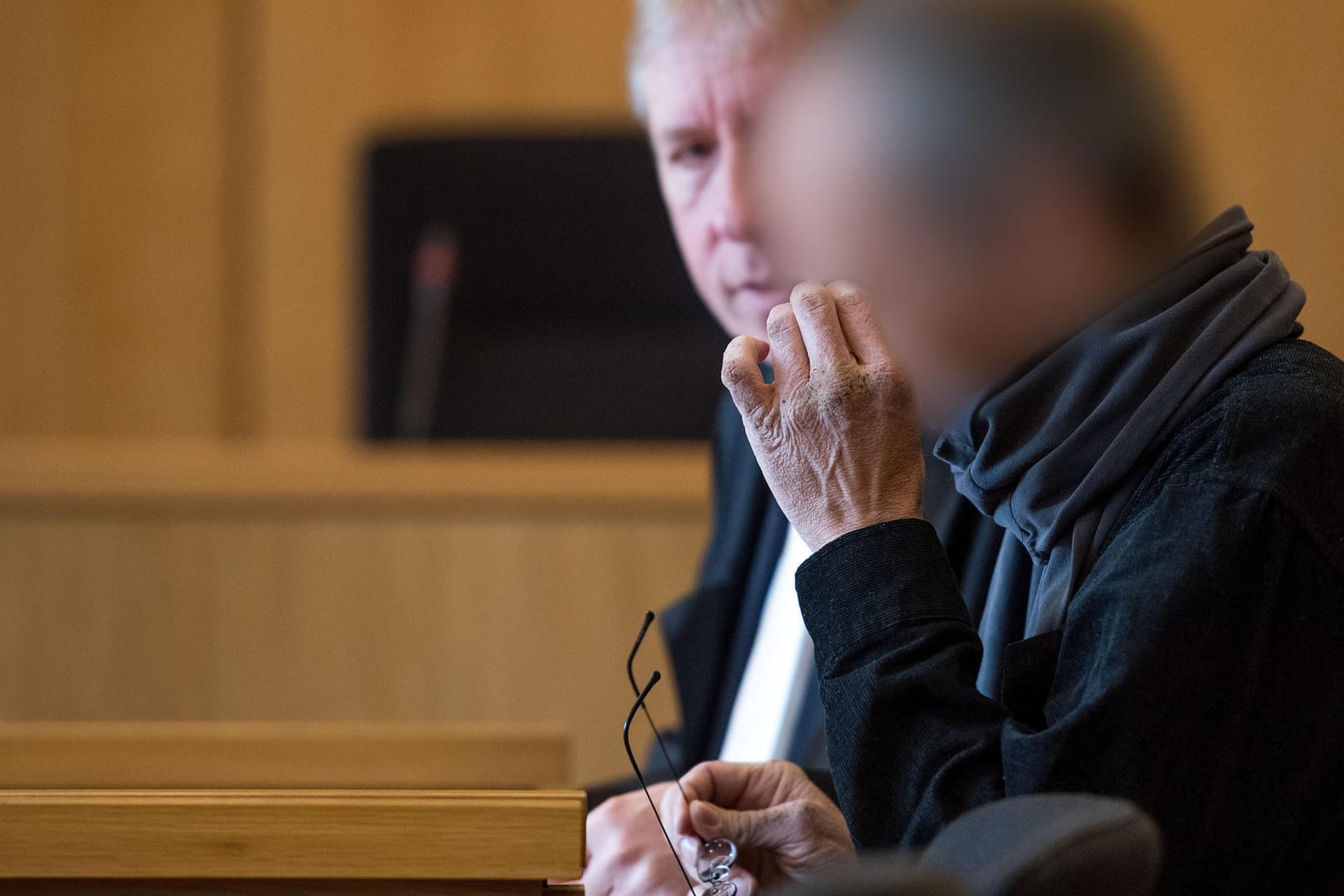 Der 53 Jahre alte Mann vor Gericht: Im Prozess gestand er, Rohrreiniger auf dem Spielplatz verstreut zu haben