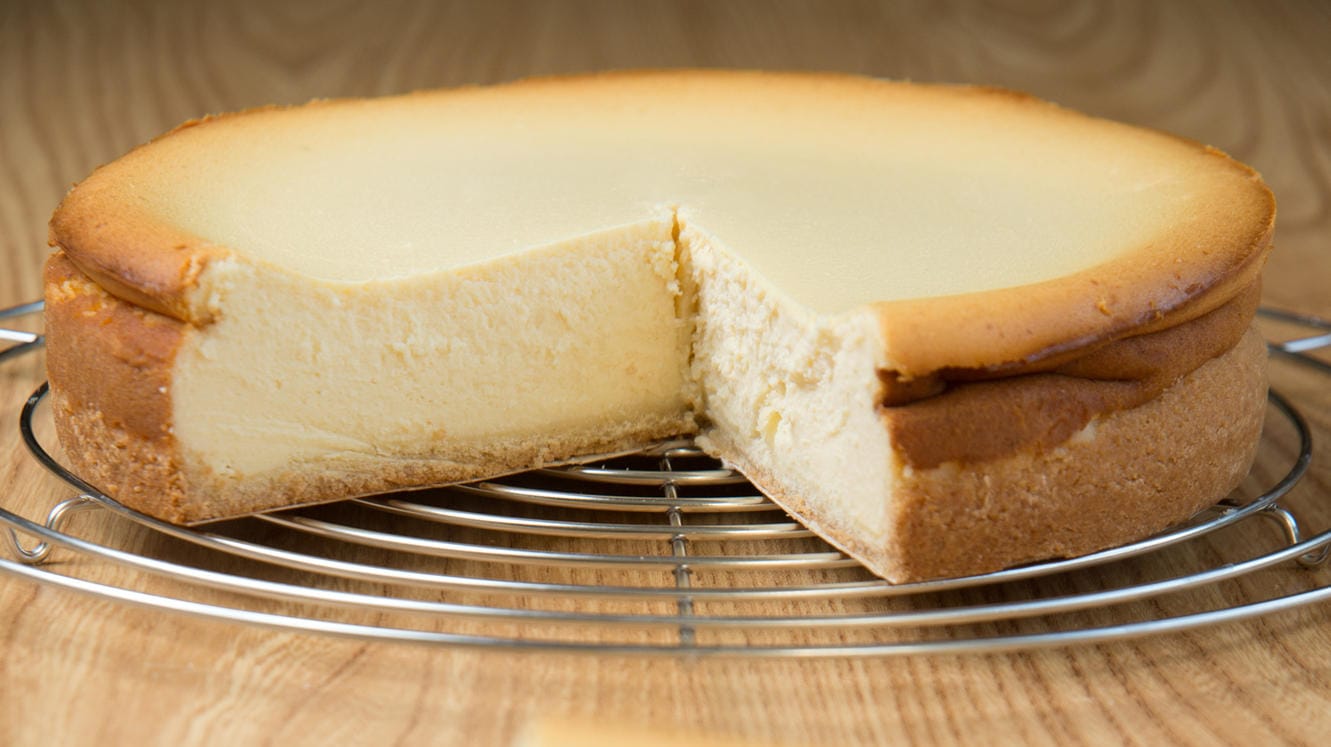 Käsekuchen: Eine Russin soll eine Frau mit Käsekuchen vergiftet haben. Käsekuchen: Eine Russin soll eine Frau mit Käsekuchen vergiftet haben.