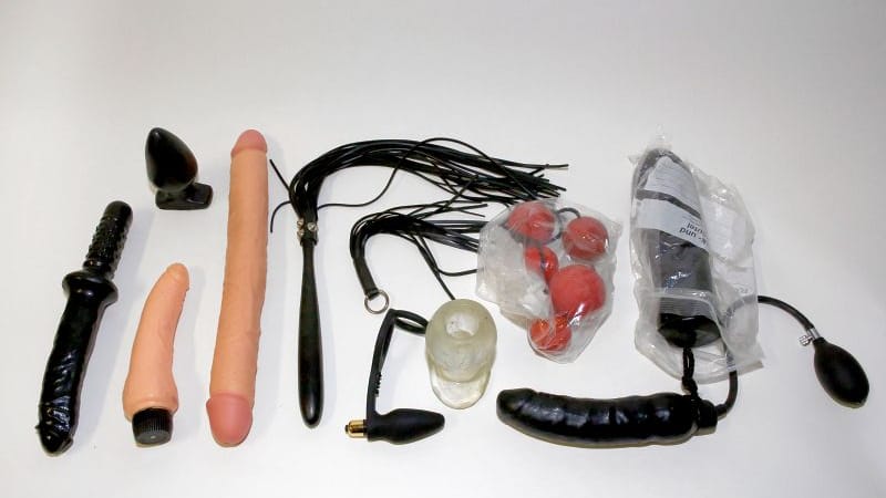 Das Sexspielzeug wurde in Berlin Mitte aus einem Keller geklaut. Nun sucht die Polizei den Besitzer. Das Sexspielzeug wurde in Berlin Mitte aus einem Keller geklaut. Nun sucht die Polizei den Besitzer.
