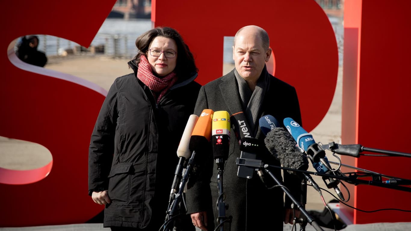 SPD-Fraktionschefin Andrea Nahles und Interims-Parteichef Olaf Scholz in Berlin: Die Entscheidung der Mitglieder soll am Sonntag verkündet werden.