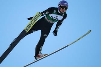 Sieg im Teamwettbewerb: Andreas Wellinger legte in Lahti Sprünge über 124,0 und 127,0 m hin.
