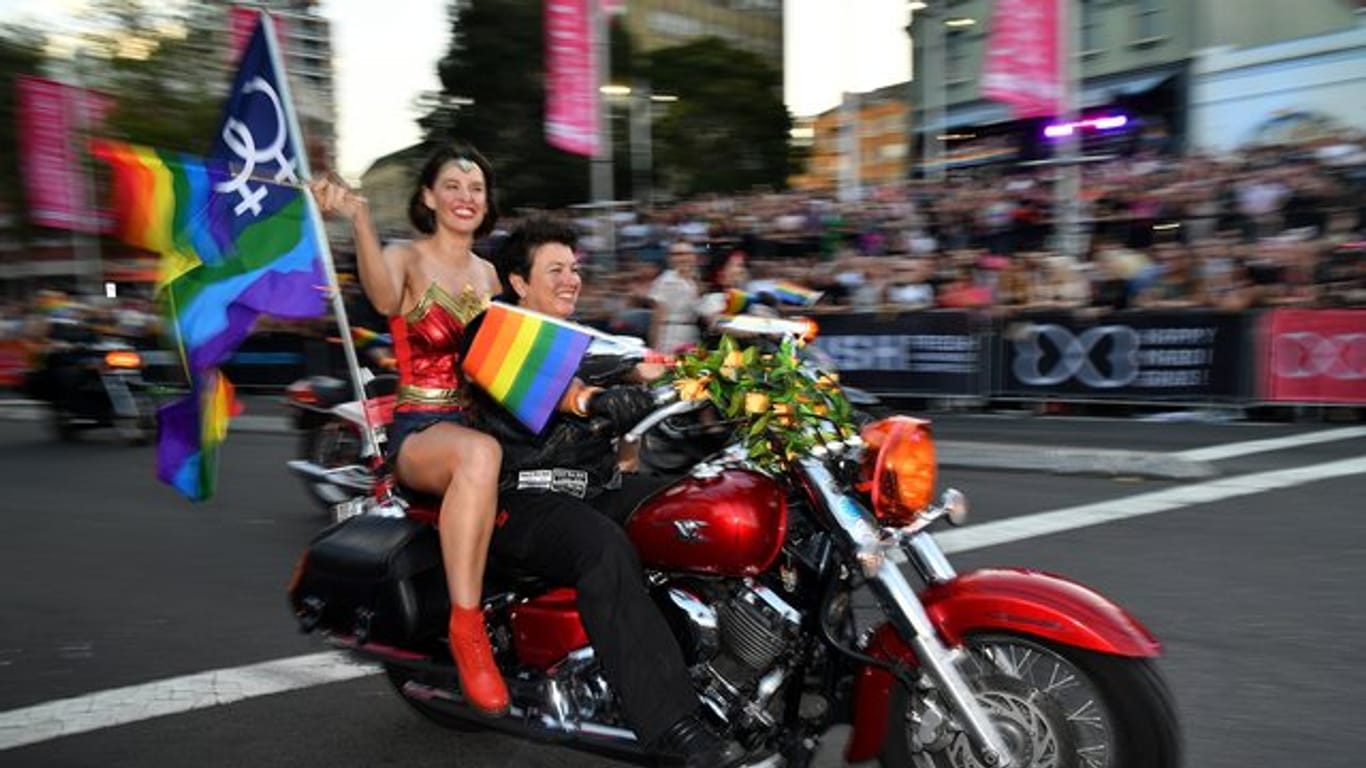 Der Mardi Gras in Sydney ist ein dreiwöchiges Schwulen- und Lesbenfestival.