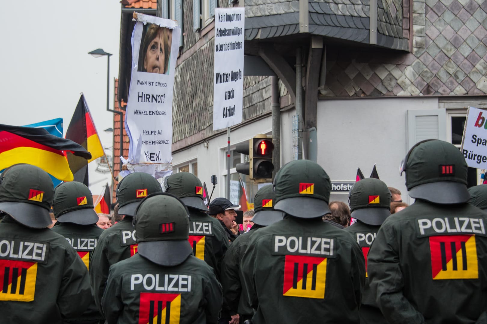 Rechte Kundgebung in Kandel: Rund 4000 Menschen folgten dem Aufruf der AfD, um gegen "illegale Massenimmigration" zu demonstrieren.