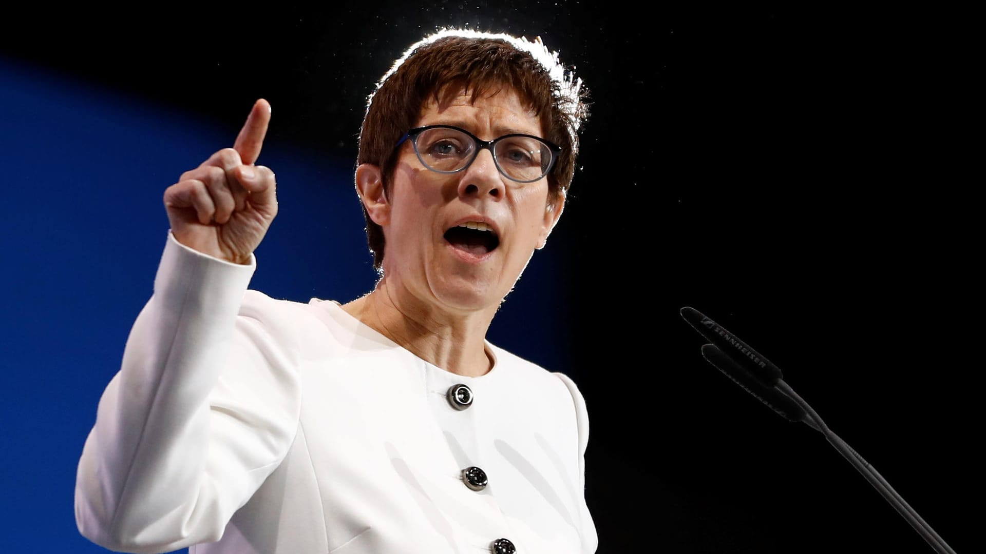 Annegret Kramp-Karrenbauer beim CDU-Parteitag Ende Februar: Die neue Generalsekretärin der Christdemokraten begrüßte die Groko-Entscheidung der SPD.