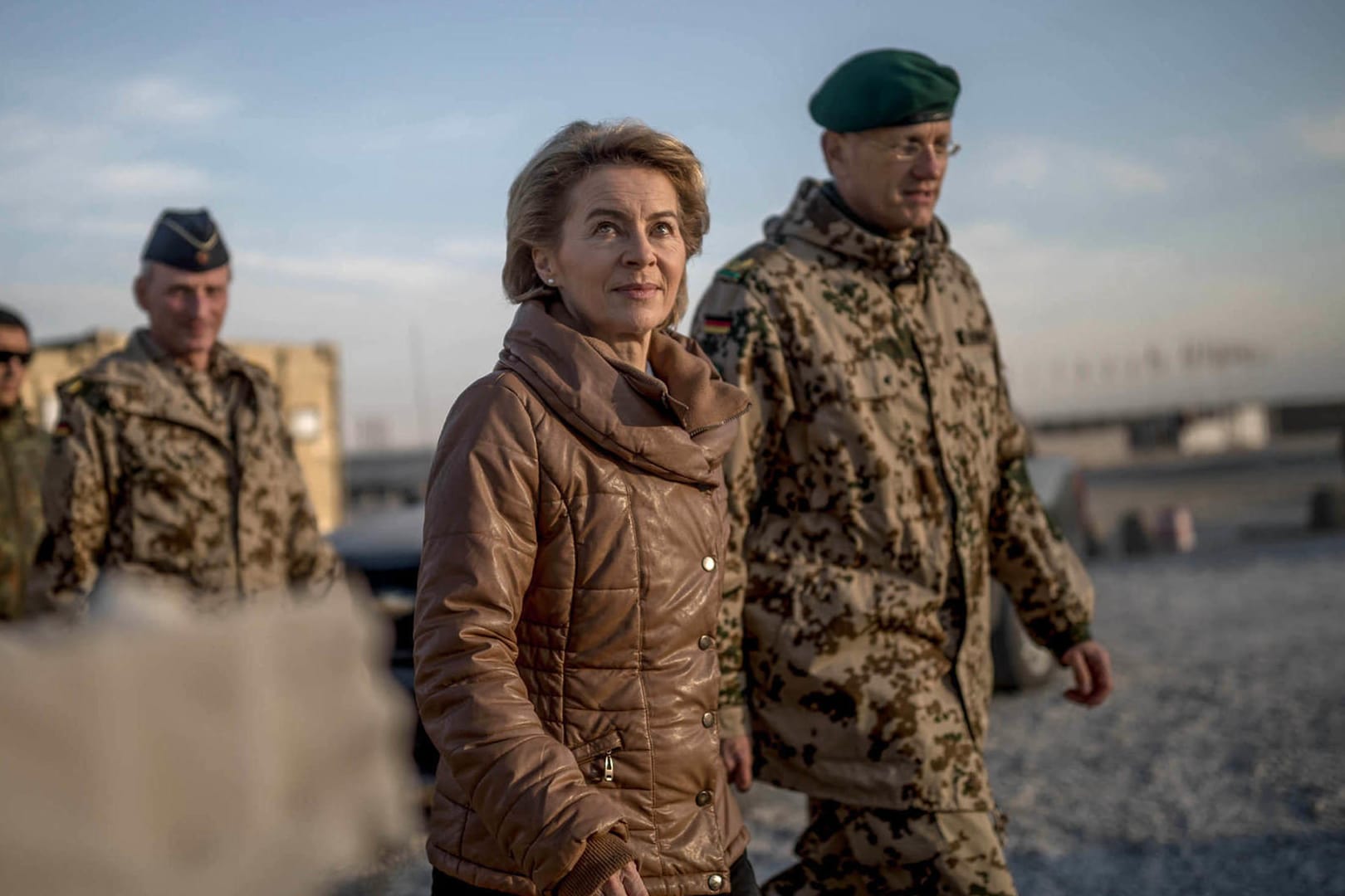 Bundesverteidigungsministerin Ursula von der Leyen in Masar-i-Scharif, dem Stützpunkt der Bundeswehr: die Ministerin will das deutsche Soldatenkontingent erhöhen.