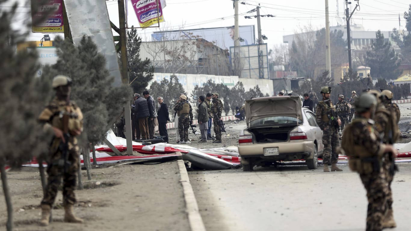 Ort eines Bombenanschlags in Kabul am 2. März 2018: die Lage in Afghanistan ist zuletzt eher unsicherer geworden.