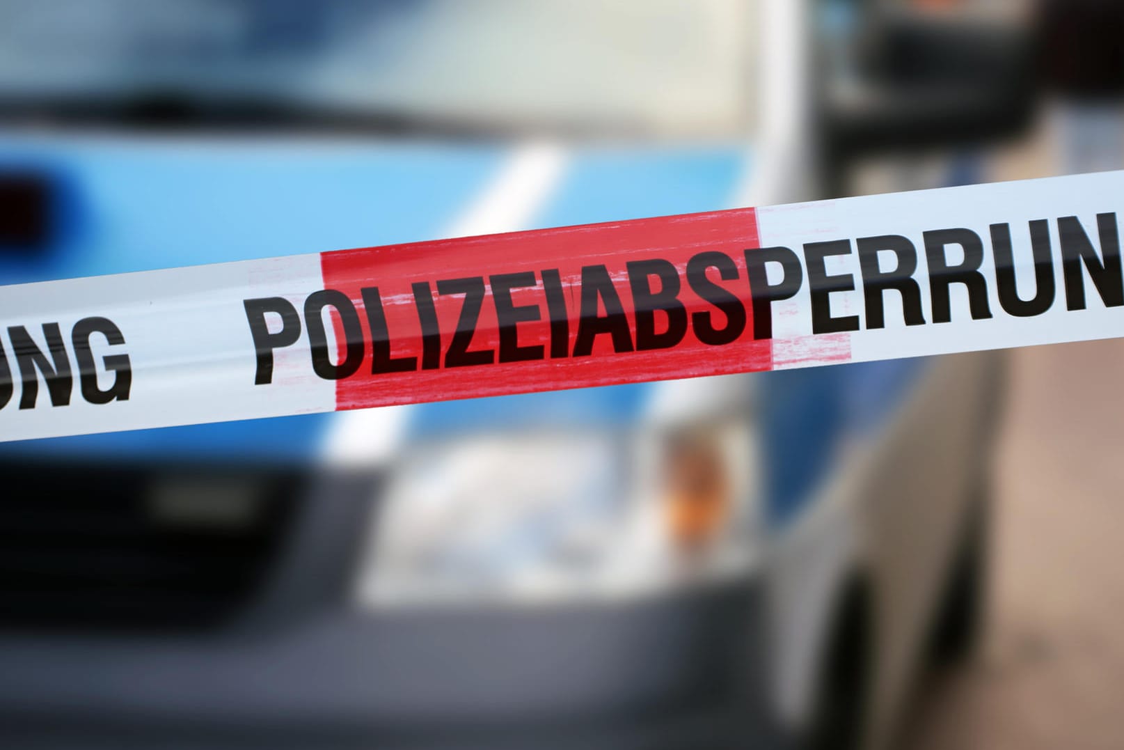 Gefährliche Raserei in Bayern: Die Polizei gab die Verfolgung des betrunkenen Autofahrers zunächst auf.