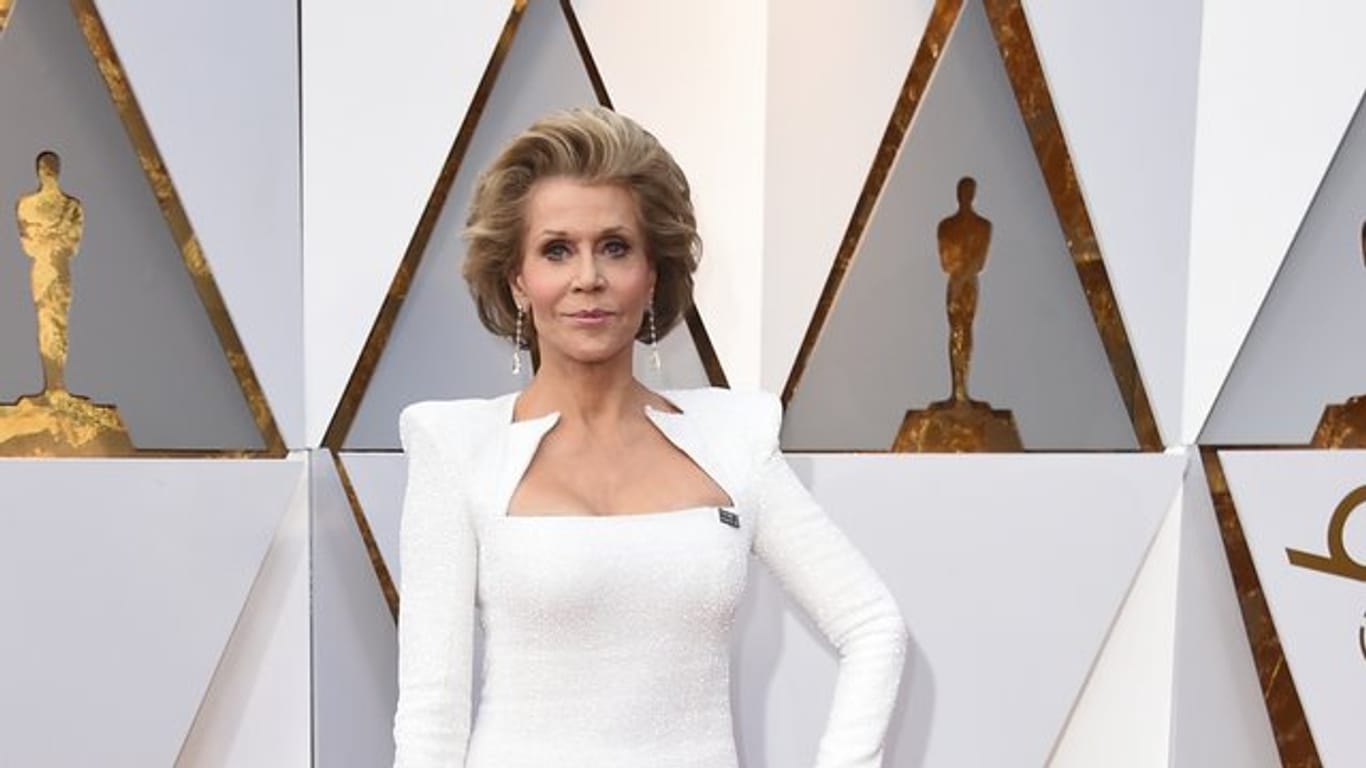 Jane Fonda erntete für ihr Outfit von Balmain 44 François Premier viel Beifall.