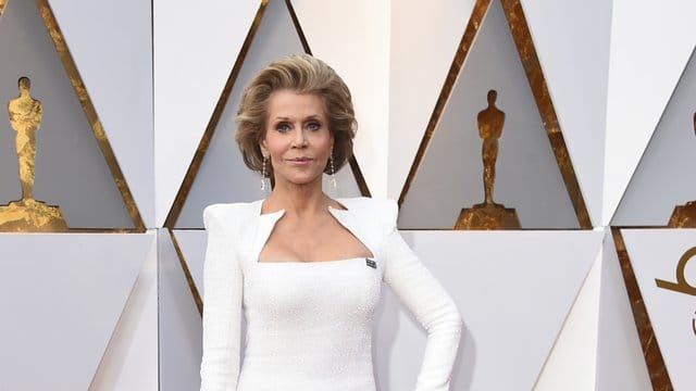 Jane Fonda erntete für ihr Outfit von Balmain 44 François Premier viel Beifall.