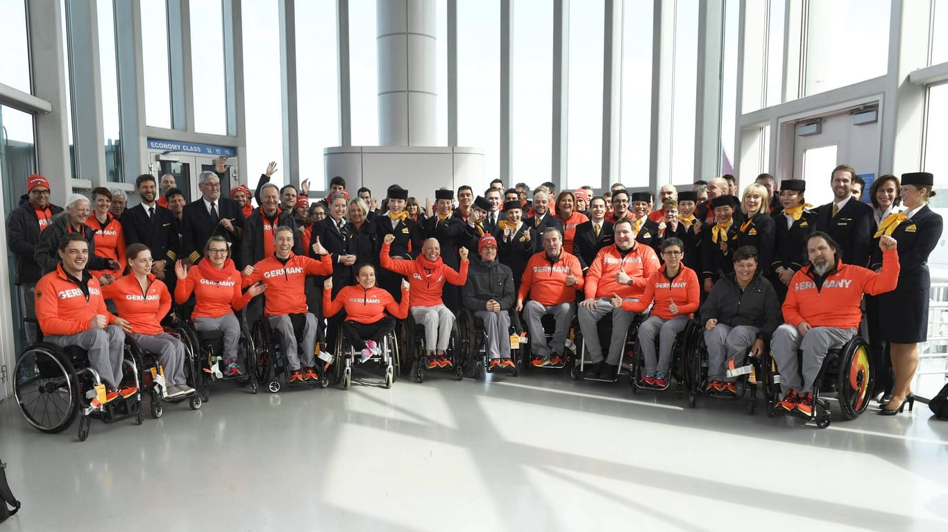 Die Deutsche Paralympische Mannschaft: Athleten und Trainer trafen am Flughafen In in Seoul ein.