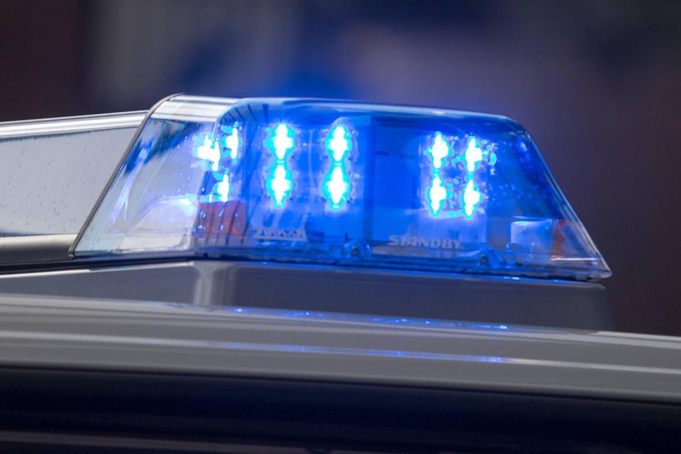 Eingeschaltetes Blaulicht: Die Polizei Thüringen konnte den Fall Stephanie nach mehr als 26 Jahren aufklären (Symbolbild).