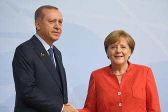 Der türkische Präsident Recep Tayyip Erdogan und Bundeskanzlerin Angela Merkel beim G20-Gipfel in Hamburg im vergangenen Sommer.