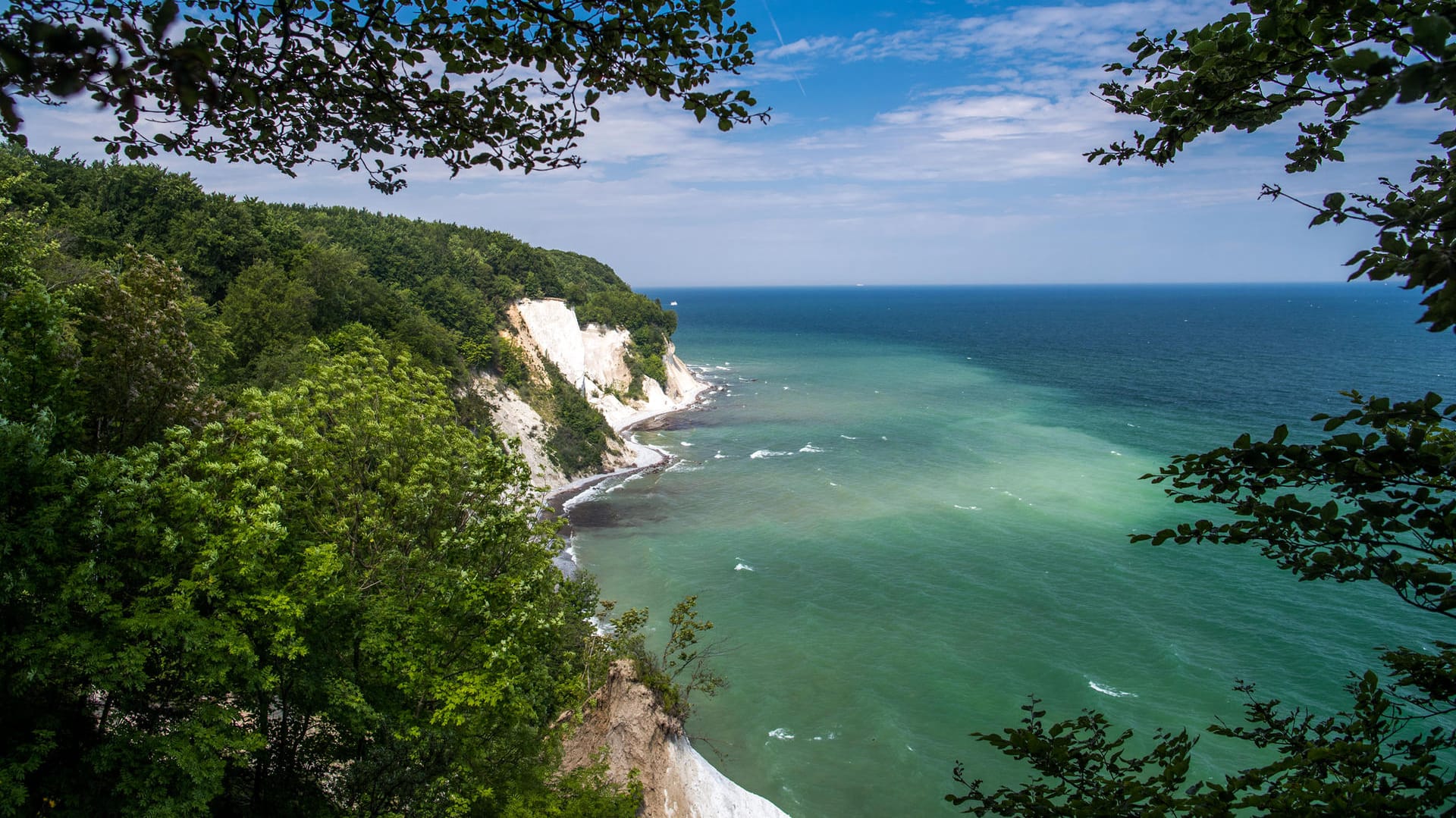 Blick auf die Kreidefelsformation Königsstuhl auf der Insel Rügen: Unter den Inlandsreisezielen liege Mecklenburg-Vorpommern mit einem Marktanteil von 7,5 Prozent hinter Bayern auf Platz zwei.