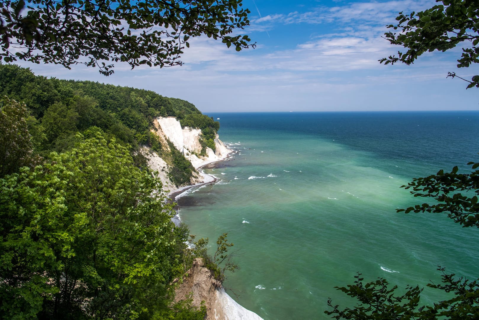 Blick auf die Kreidefelsformation Königsstuhl auf der Insel Rügen: Unter den Inlandsreisezielen liege Mecklenburg-Vorpommern mit einem Marktanteil von 7,5 Prozent hinter Bayern auf Platz zwei.