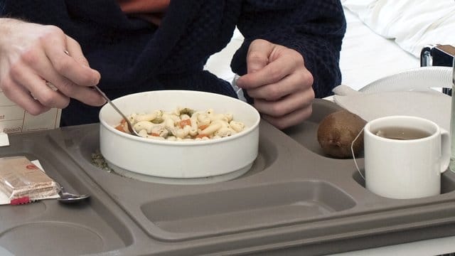 Bei der Ernährung in Krankenhäusern gibt es aus Expertensicht noch Luft nach oben. Bei der Ernährung in Krankenhäusern gibt es aus Expertensicht noch Luft nach oben.