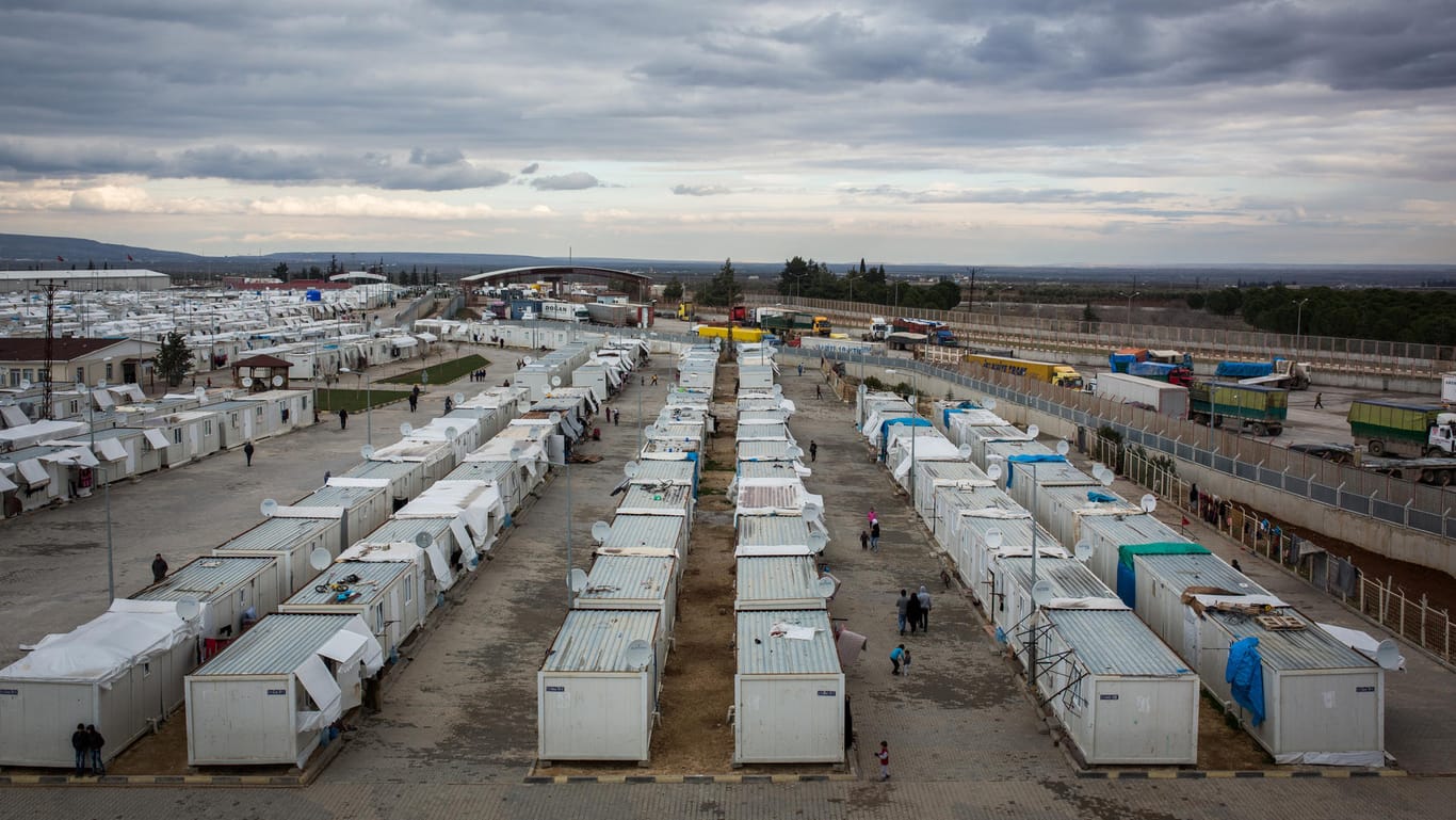 Das Flüchtlingslager Oncupinar Kilis in Kilis, Türkei: Türkei will in Syrien Flüchtlingslager errichten.