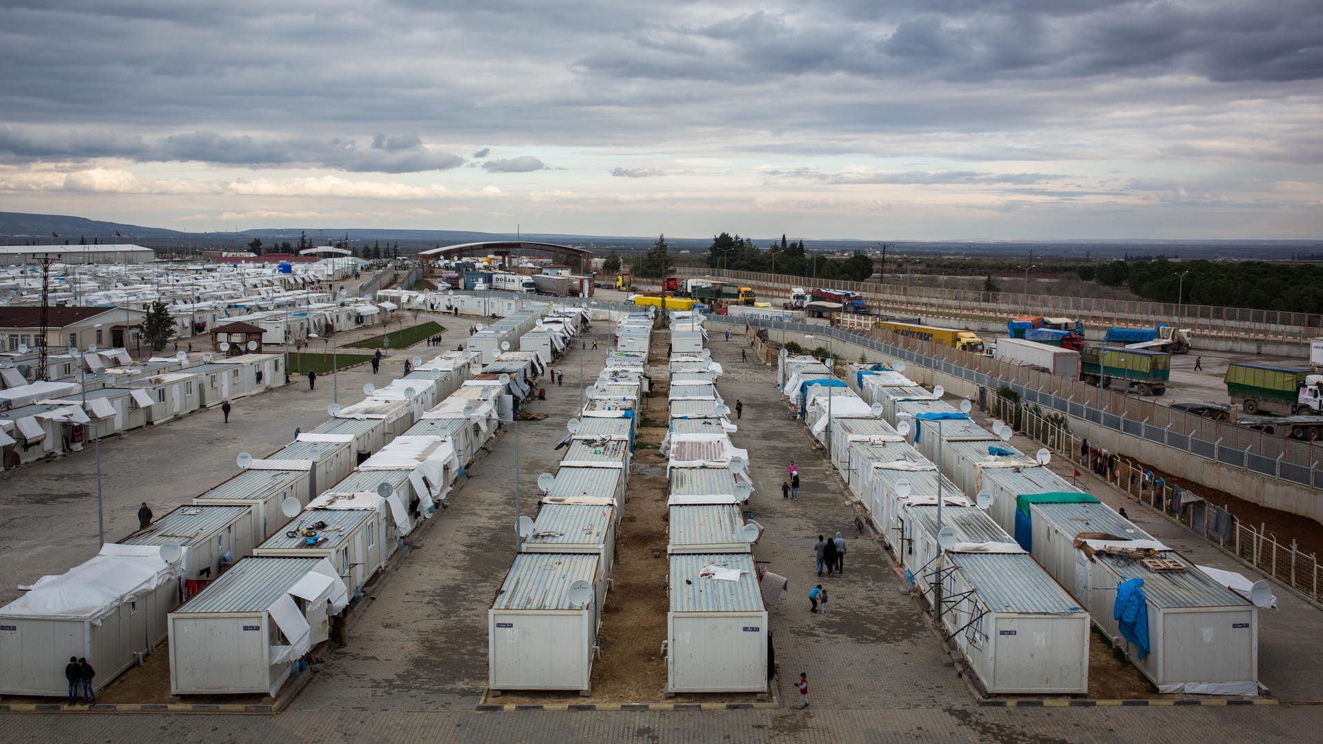 Das Flüchtlingslager Oncupinar Kilis in Kilis, Türkei: Türkei will in Syrien Flüchtlingslager errichten. Das Flüchtlingslager Oncupinar Kilis in Kilis, Türkei: Türkei will in Syrien Flüchtlingslager errichten.
