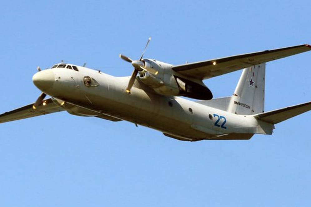 Antonow An-26: Beim Absturz einer russischen Militärtransportmaschine diesen Types sind in Syrien alle 32 Menschen an Bord ums Leben gekommen.