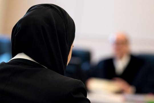 Die Jurastudentin Aqilah S.