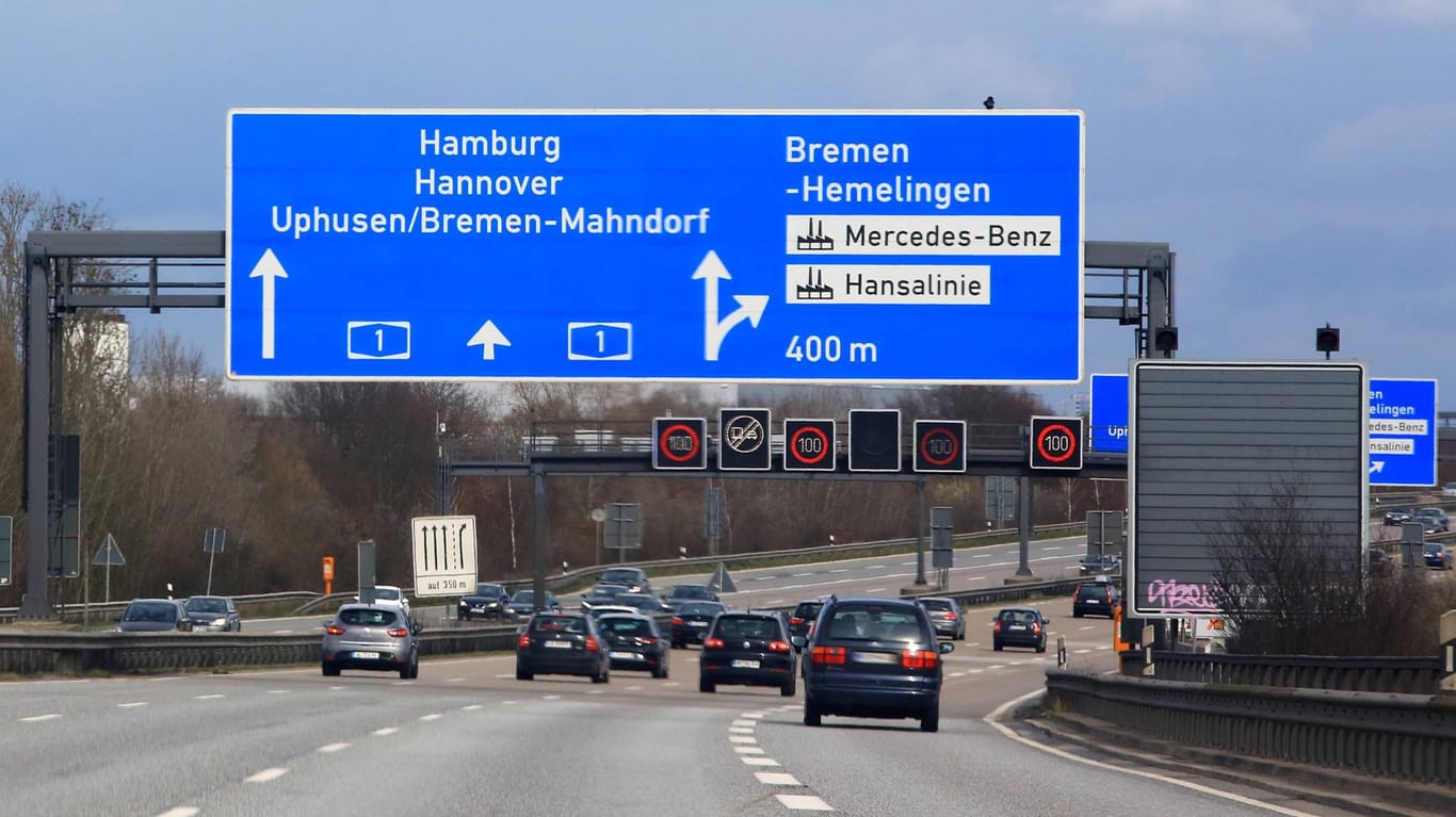 Die Autobahn 1 in der Nähe von Bremen in Fahrtrichtung Hamburg.