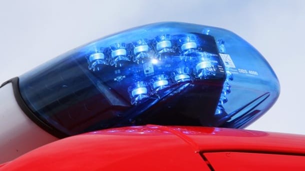 Leuchtendes Blaulicht einer Feuerwehr.