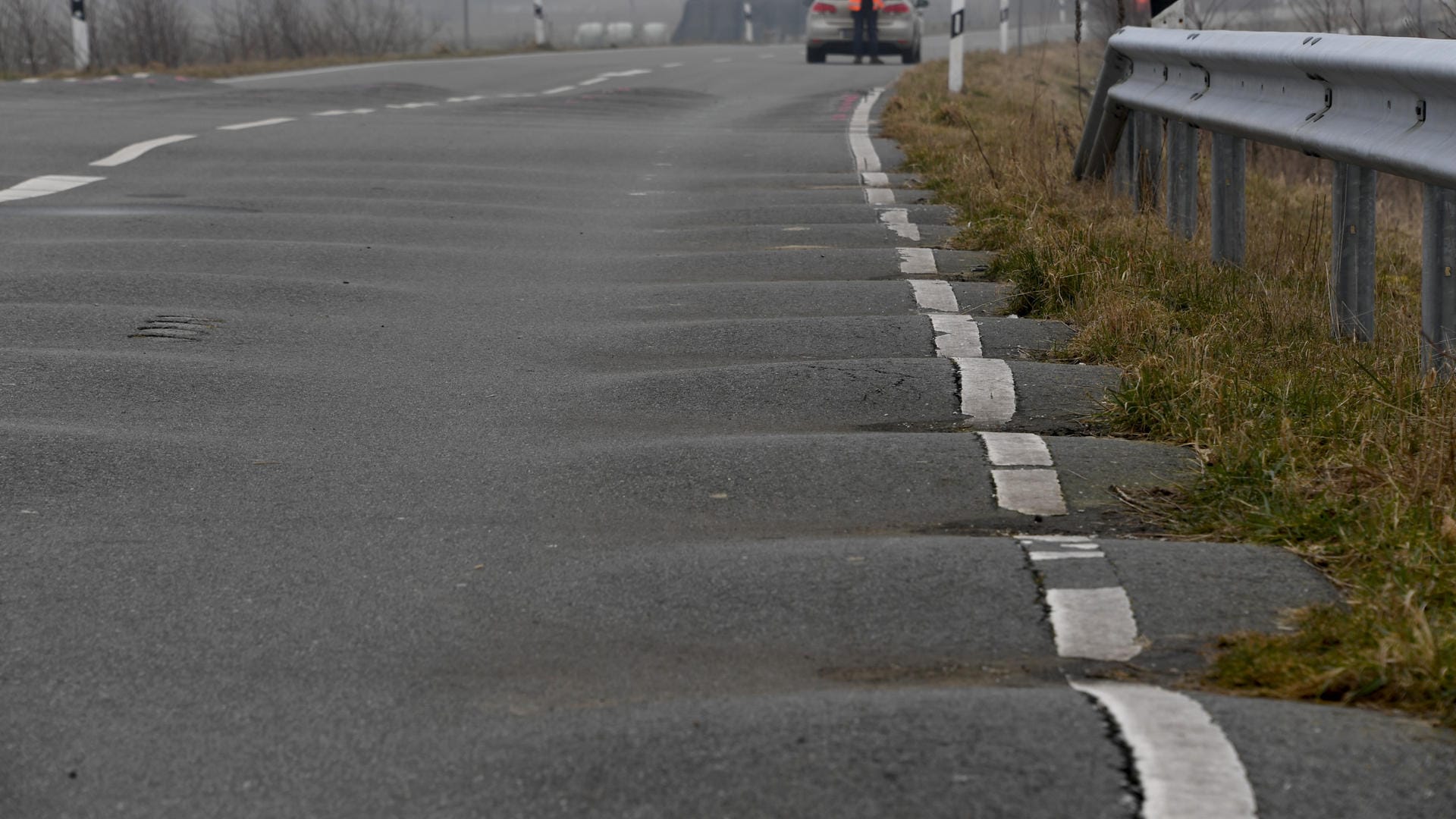 Husumer «Buckelpiste»: für 2,1 Millionen Euro werden dort Schäden wieder repariert.