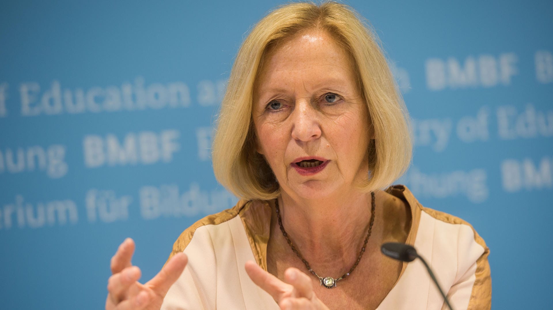 Johanna Wanka: Die Mathematikprofessorin will mehr Zeit für ihre Familie haben.