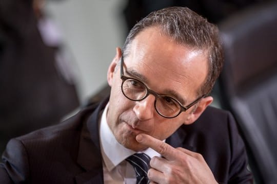 Bundesjustizminister Heiko Maas vor Beginn einer Sitzung des Bundeskabinetts.