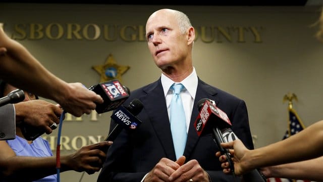 Rick Scott, Gouverneur von Florida, spricht bei einer Pressekonferenz über die mögliche Veränderung des Waffenrechts. Rick Scott, Gouverneur von Florida, spricht bei einer Pressekonferenz über die mögliche Veränderung des Waffenrechts.