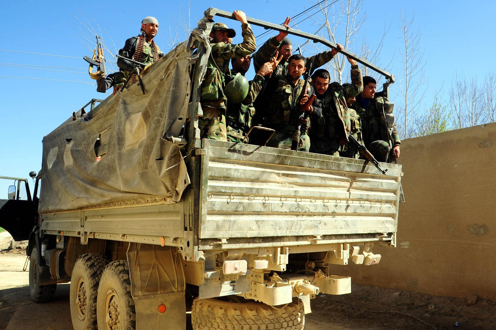 Syrische Soldaten in Ost-Ghuta: Seit Beginn der Offensive am 18. Februar sollen in der Region 800 Zivilisten getötet worden sein.