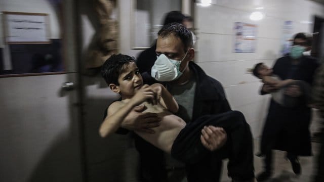 Ein verletztes Kind nach einem Angriff auf die Stadt Hamuriya in einem Krankenhaus. Ein verletztes Kind nach einem Angriff auf die Stadt Hamuriya in einem Krankenhaus.