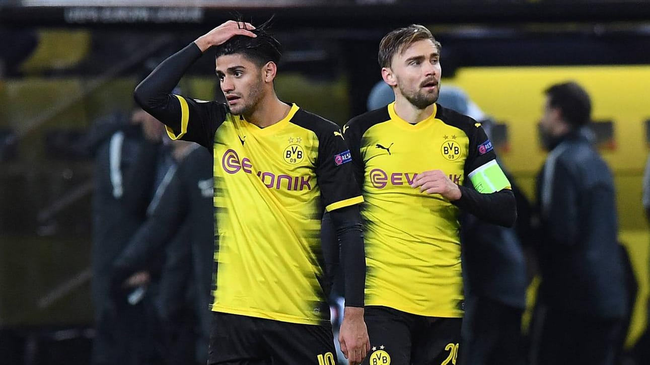 Mo Dahoud (l.) und Marcel Schmelzer: Die BVB-Profis zeigten gegen Salzburg eine schwache Leistung.