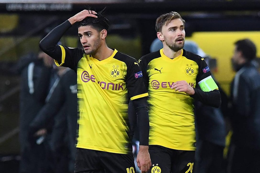 Mo Dahoud (l.) und Marcel Schmelzer: Die BVB-Profis zeigten gegen Salzburg eine schwache Leistung.