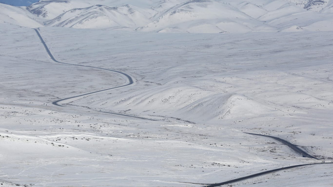 Endlose Weiten von Schnee: Im südlichen Sibirien nahe der chinesischen Grenze sind Dutzende menschlicher Hände in einem Sack entdeckt worden, schreibt die "Siberian Times".