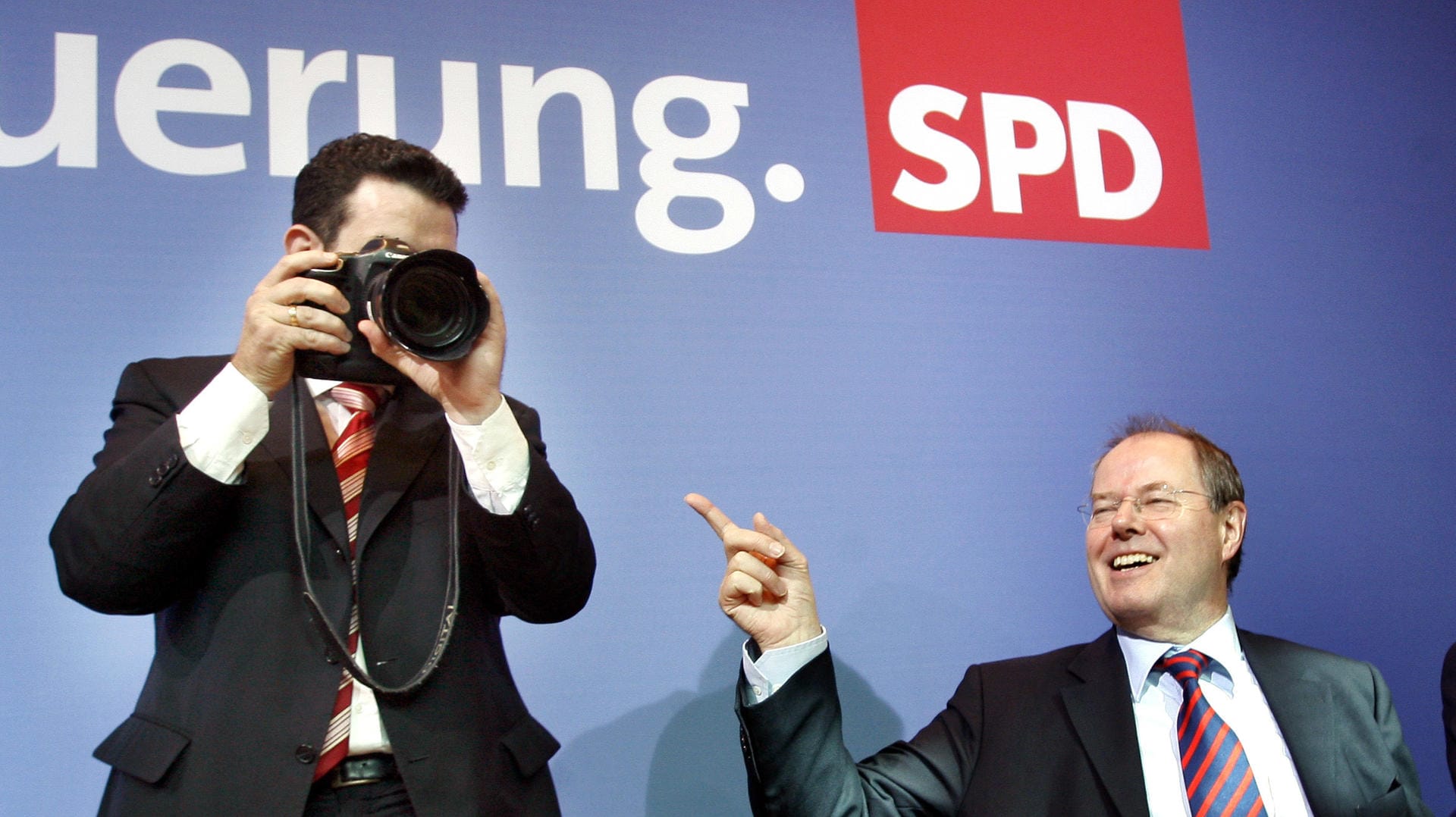 Heil, Steinbrück, 2007: Lächeln, es wird erneuert!