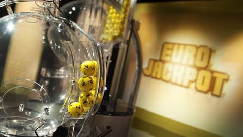 Ziehungsgerät im Eurojackpot-Ziehungsstudio im finnischen Helsinki. Ein Lottospieler aus Berlin hat im Eurojackpot eine große Summe gewonnen.