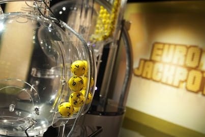 Ziehungsgerät im Eurojackpot-Ziehungsstudio im finnischen Helsinki. Ein Lottospieler aus Berlin hat im Eurojackpot eine große Summe gewonnen.