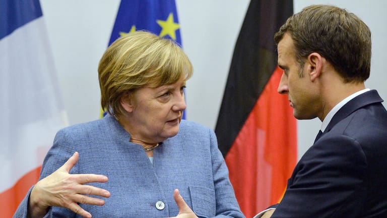 Kanzlerin Merkel und Frankreich-Präsident Macron wollten auf dem nächsten EU-Gipfel eigentlich ihre Reform für die Eurozone vorstellen. Daraus wird nichts.