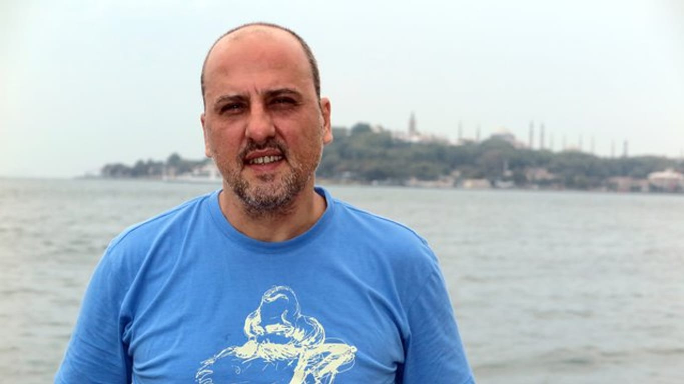 Der türkische Journalist und Regierungskritiker Ahmet Sik.