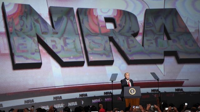 US-Präsident Donald Trump spricht bei einer Konferenz der Waffenlobby National Rifle Association (NRA).