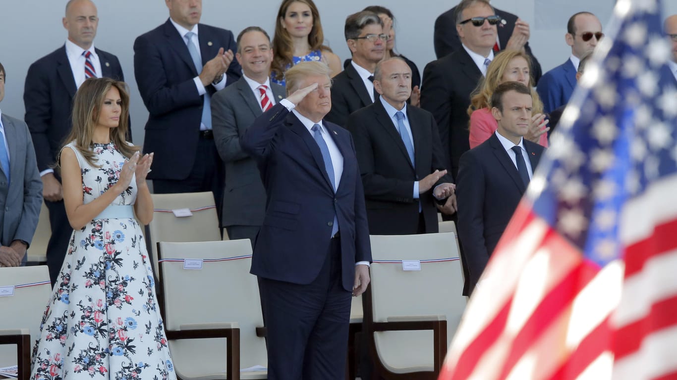 Donald Trump in bei der Militärparade in Paris am französischen Nationalfeiertag: eine ähnliche Parade will er auch in Washington.