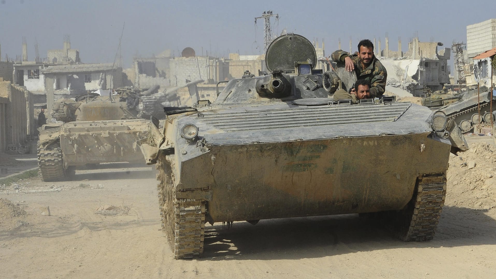 Das Ziel der syrischen Regierungstruppen sind die Verbindungsstraßen zwischen den beiden großen Städten in Ost-Ghuta. Das Ziel der syrischen Regierungstruppen sind die Verbindungsstraßen zwischen den beiden großen Städten in Ost-Ghuta.