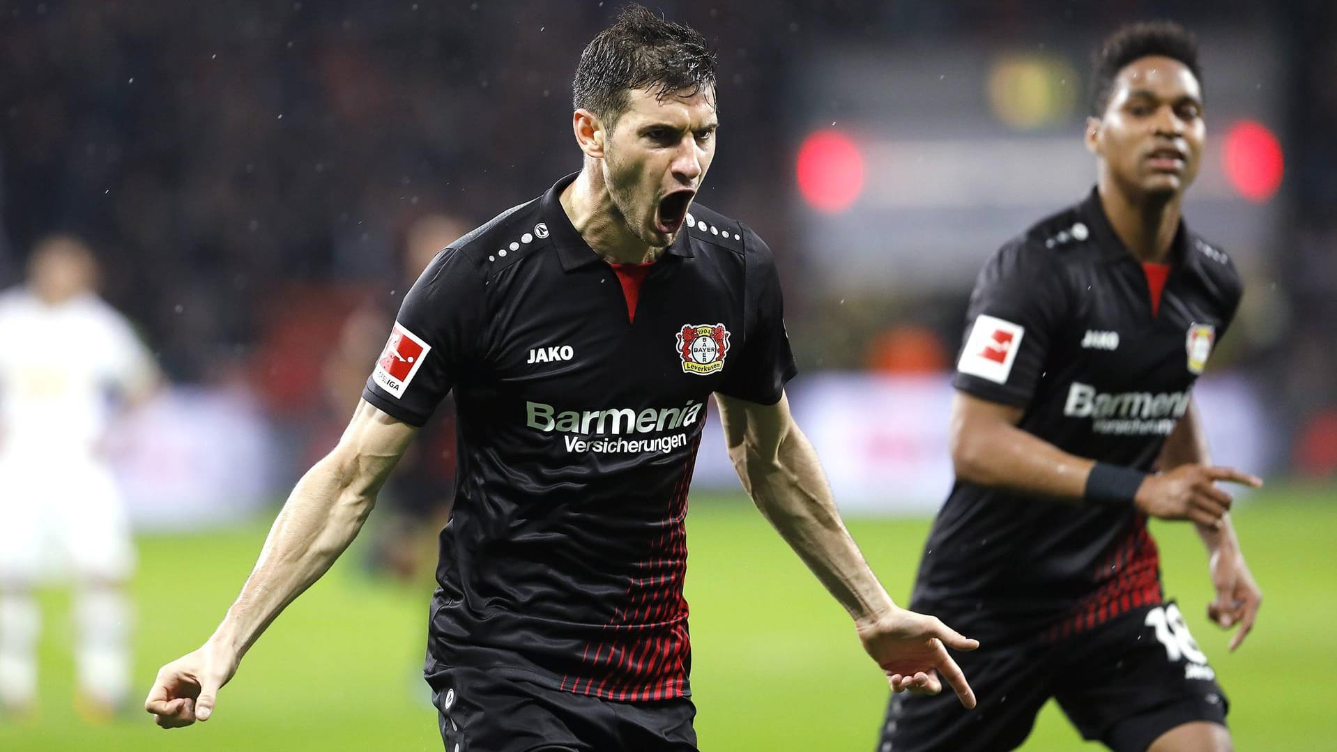 Alario feiert das 1:0: Der Argentinier brachte Leverkusen mit seinem siebten Saisontor gegen Gladbach auf die Siegerstraße.